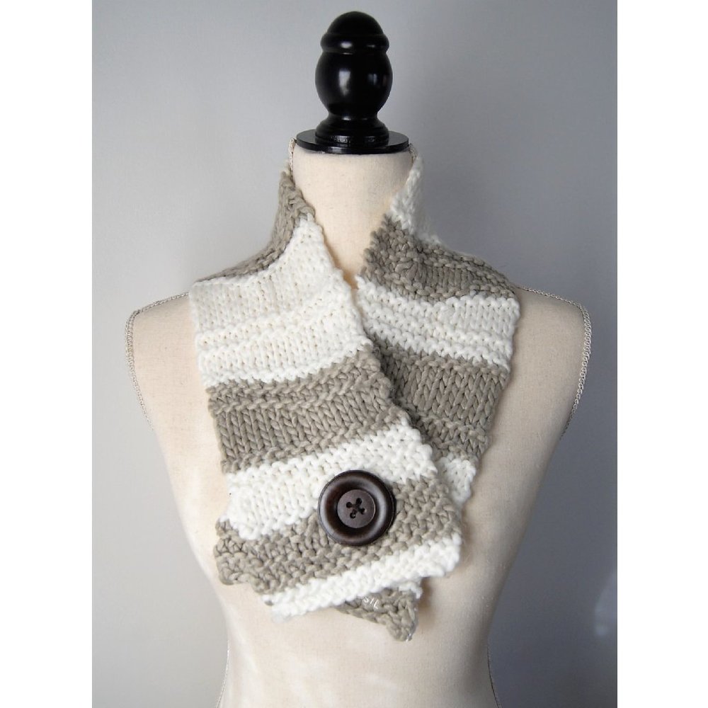 Fossil "Berkley" Women's Chunky Loose Knit Scarf